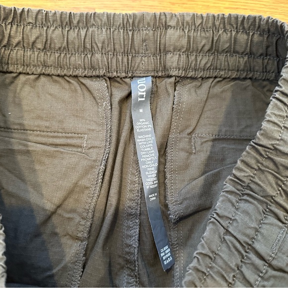 NWOT Vuori Ripstop Pants in Dark Oregano. Size Medium. Lightweight - Picture 4 of 10